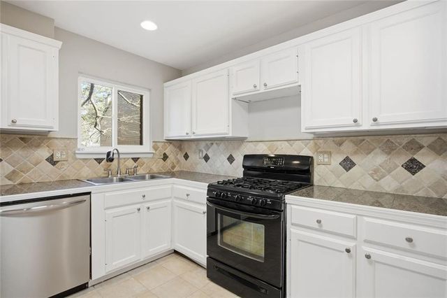 1900 Powers Ferry SE Trace, Marietta, GA 30067