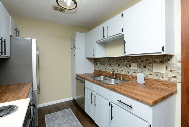 432 22nd Street E, West Fargo, ND 58078