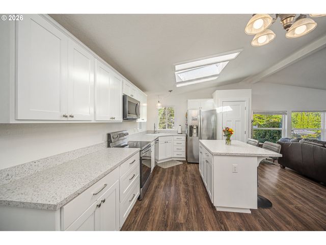 128 EVERGREEN Ln, Florence, OR 97439