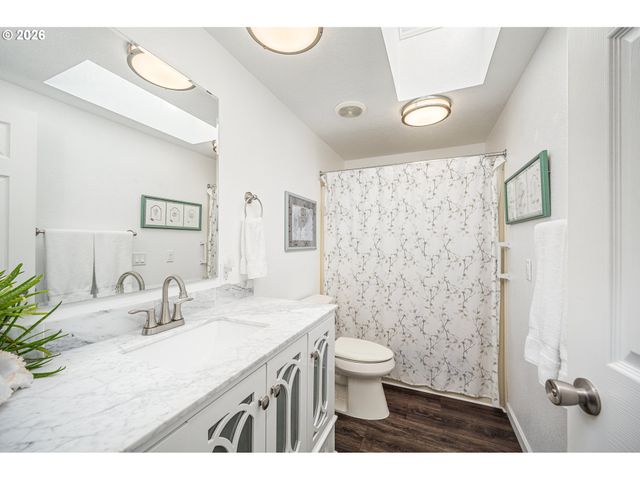 128 EVERGREEN Ln, Florence, OR 97439