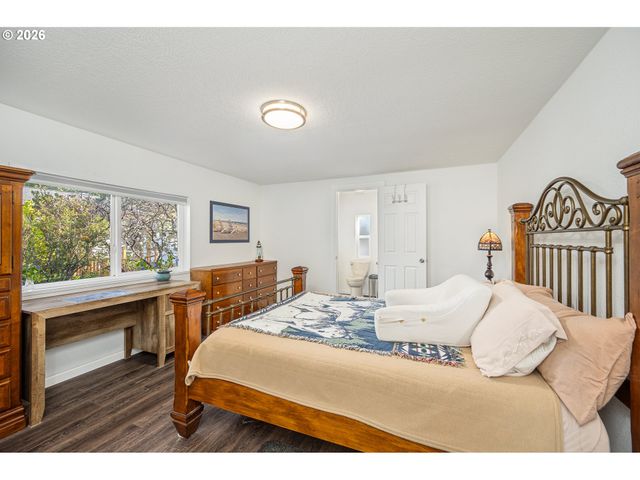 128 EVERGREEN Ln, Florence, OR 97439