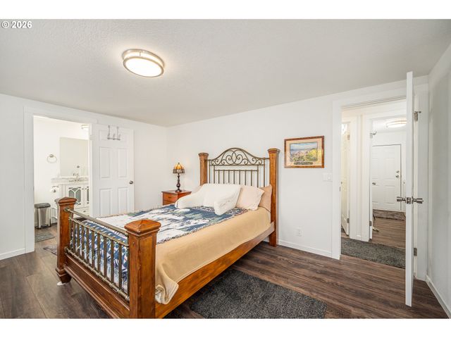 128 EVERGREEN Ln, Florence, OR 97439