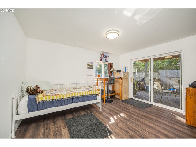 128 EVERGREEN Ln, Florence, OR 97439