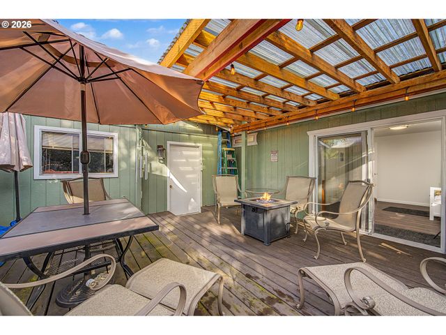 128 EVERGREEN Ln, Florence, OR 97439