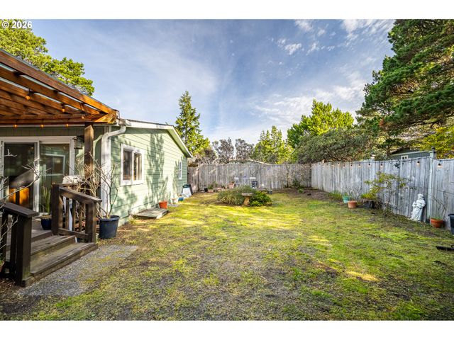 128 EVERGREEN Ln, Florence, OR 97439