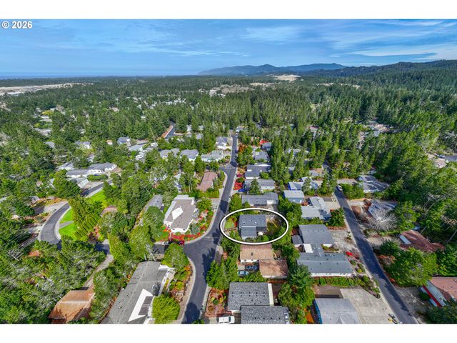 128 EVERGREEN Ln, Florence, OR 97439