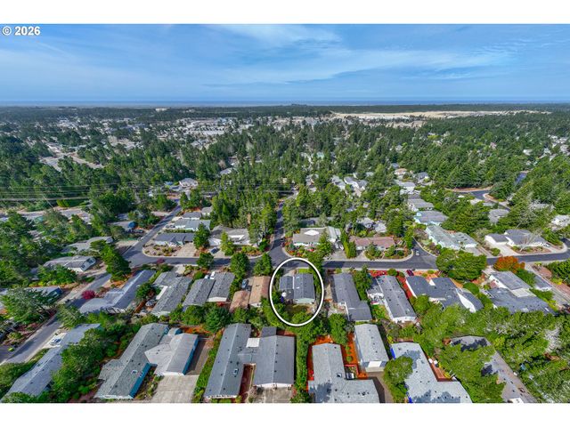 128 EVERGREEN Ln, Florence, OR 97439