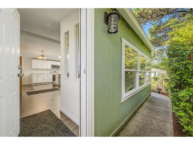 128 EVERGREEN Ln, Florence, OR 97439