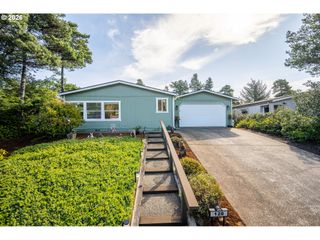 128 EVERGREEN Ln, Florence, OR 97439