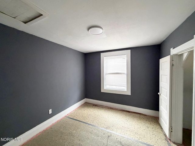 3244 Glenwood Avenue, Toledo, OH 43610