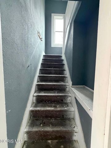 3244 Glenwood Avenue, Toledo, OH 43610