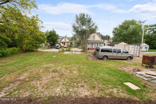 3244 Glenwood Avenue, Toledo, OH 43610