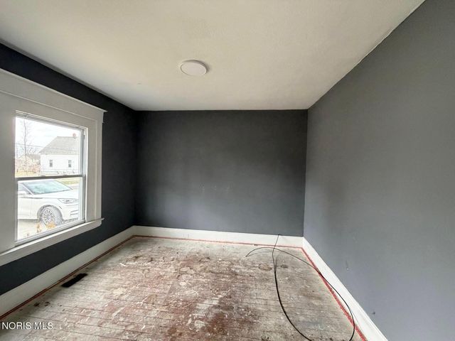 3244 Glenwood Avenue, Toledo, OH 43610