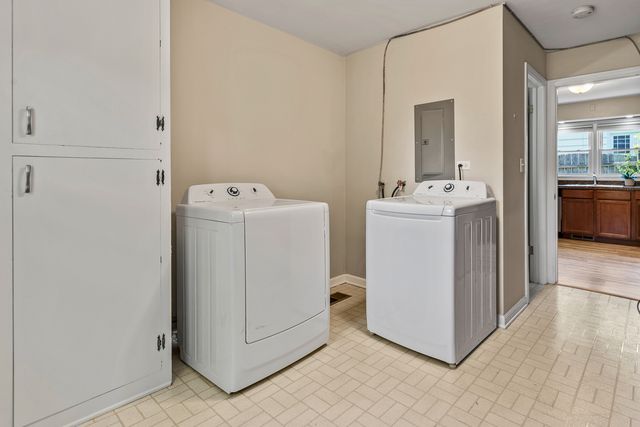 1514 N Washington Street, Wheaton, IL 60187
