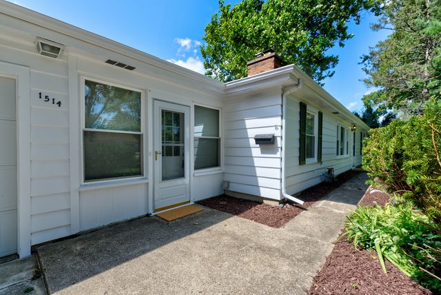 1514 N Washington Street, Wheaton, IL 60187