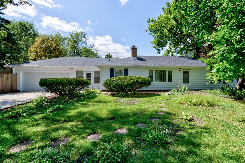 1514 N Washington Street, Wheaton, IL 60187