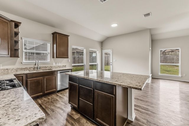 210 Doe Run Drive, Huntsville, TX 77320