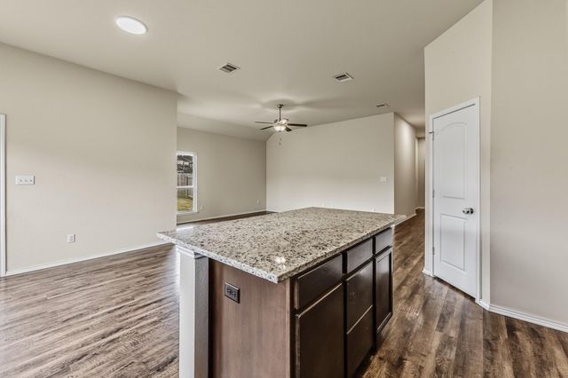 210 Doe Run Drive, Huntsville, TX 77320