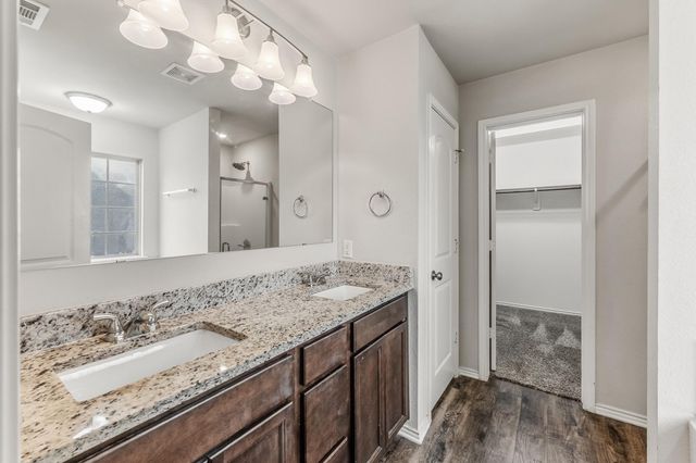 210 Doe Run Drive, Huntsville, TX 77320