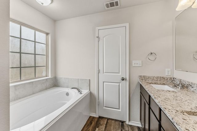 210 Doe Run Drive, Huntsville, TX 77320