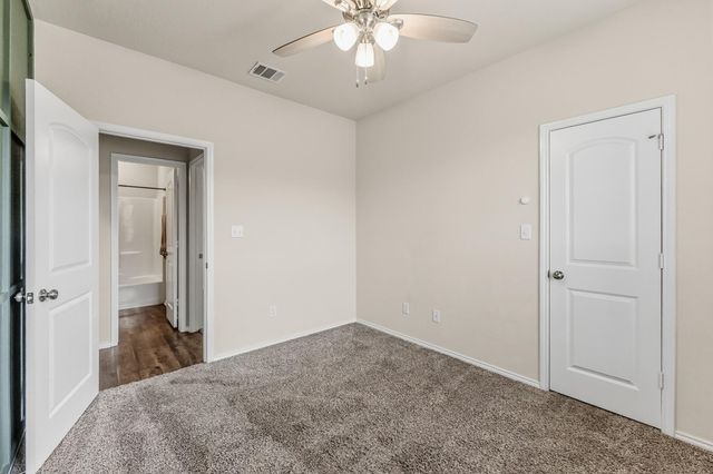 210 Doe Run Drive, Huntsville, TX 77320