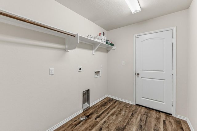 210 Doe Run Drive, Huntsville, TX 77320