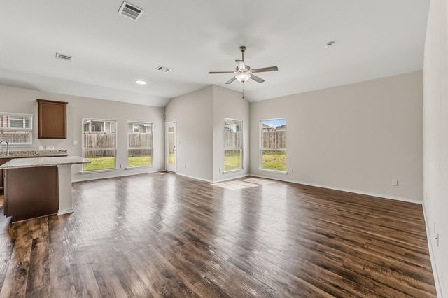 210 Doe Run Drive, Huntsville, TX 77320