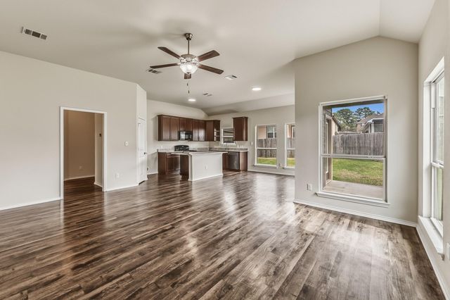 210 Doe Run Drive, Huntsville, TX 77320