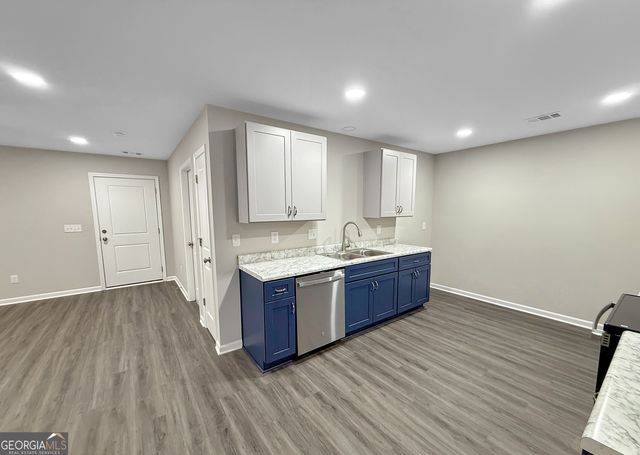 313 Airman Blvd, Warner Robins, GA 31088