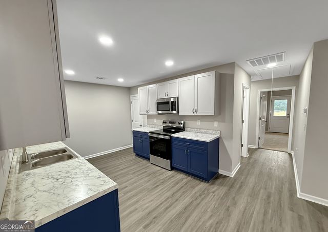 313 Airman Blvd, Warner Robins, GA 31088