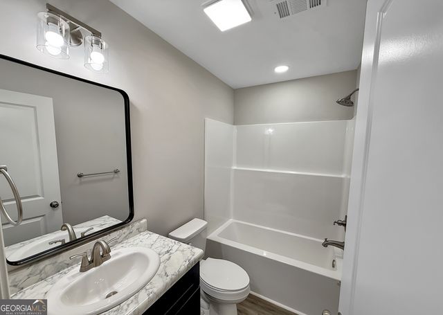 313 Airman Blvd, Warner Robins, GA 31088