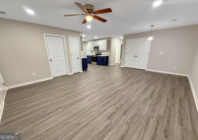 313 Airman Blvd, Warner Robins, GA 31088