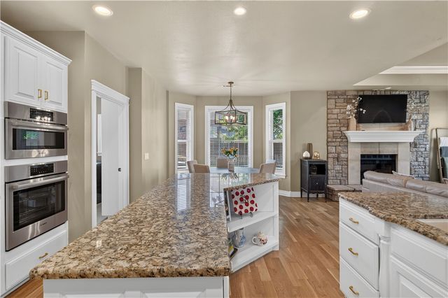 5487 E Saddleridge Drive, Fayetteville, AR 72703