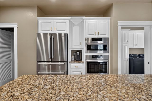5487 E Saddleridge Drive, Fayetteville, AR 72703
