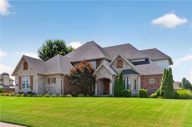 5487 E Saddleridge Drive, Fayetteville, AR 72703