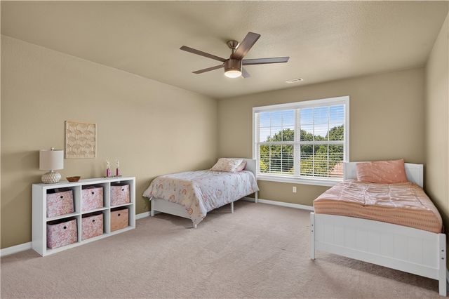 5487 E Saddleridge Drive, Fayetteville, AR 72703