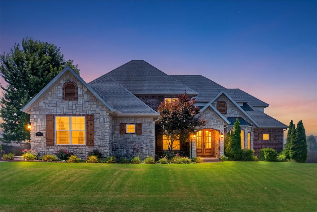 5487 E Saddleridge Drive, Fayetteville, AR 72703
