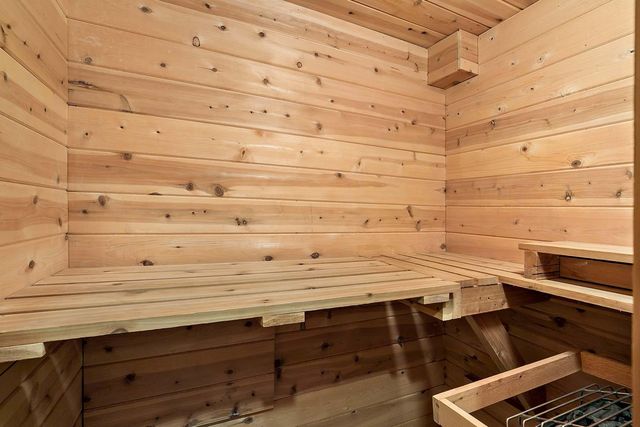 10125 Irwin Road, Bloomington, MN 55437