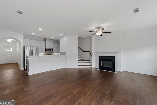 82 Auburn Run Lane, Auburn, GA 30011
