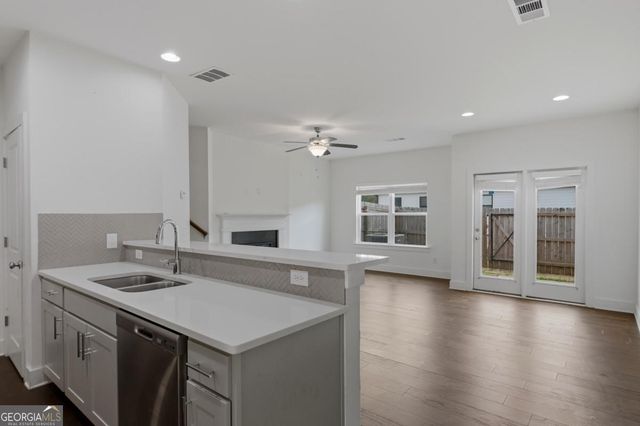82 Auburn Run Lane, Auburn, GA 30011