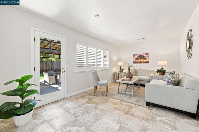 987 Getoun Drive, Concord, CA 94518
