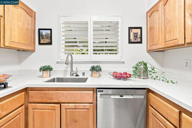 987 Getoun Drive, Concord, CA 94518