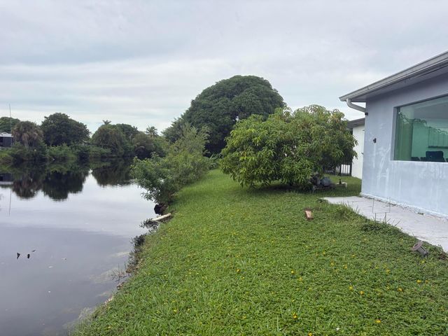 6810 NW 26TH Street, Sunrise, FL 33313