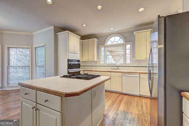 980 Laurel Springs Lane SW, Marietta, GA 30064