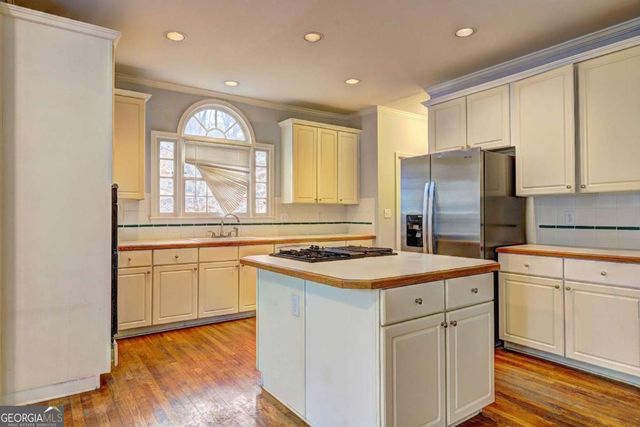 980 Laurel Springs Lane SW, Marietta, GA 30064