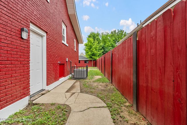 2100 Osage Ave, Louisville, KY 40210