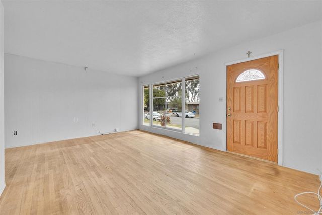 4580 Terry Lane, La Mesa, CA 91942