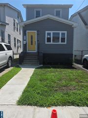 270 40th Street, Irvington, NJ 07111