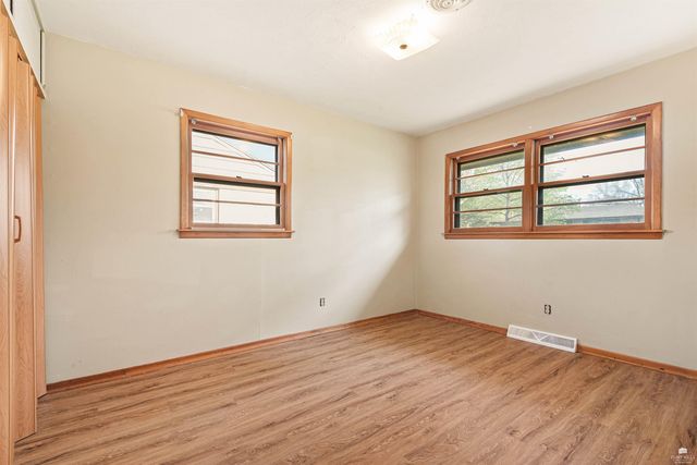 2432 Hobbs Drive, Manhattan, KS 66502