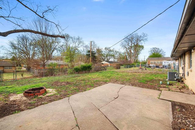 2432 Hobbs Drive, Manhattan, KS 66502